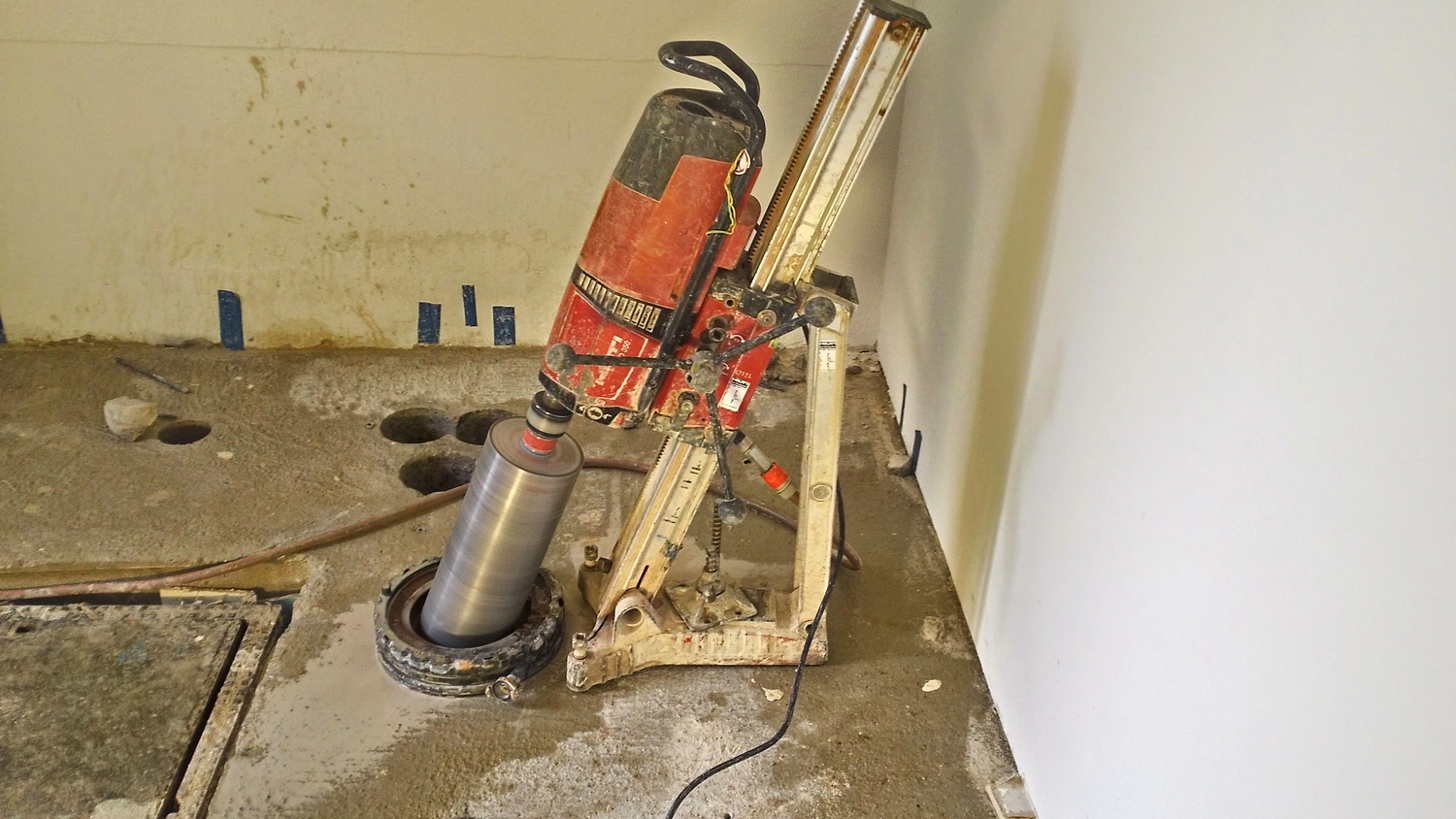 bauTec alexm — Kernbohrungen — Ingenried bei Schongau — Dunstabzugsbohrung